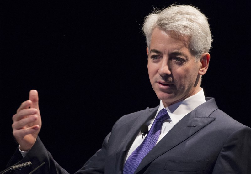 © Reuters. William Ackman, founder and CEO of hedge fund Pershing Square Capital Management, speaks during the Sohn Investment Conference in New York