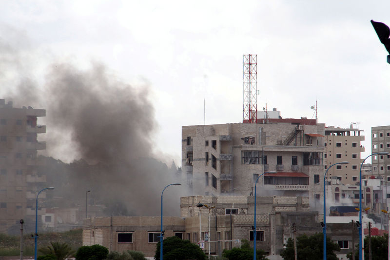 © Reuters. تلفزيون: انفجار قرب مسجد في اللاذقية بسوريا وسقوط قتلى