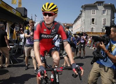 © Reuters. BMC Racing rider van Garderen of the US  arrives before the start of the 10th stage of theTour de France cycling race
