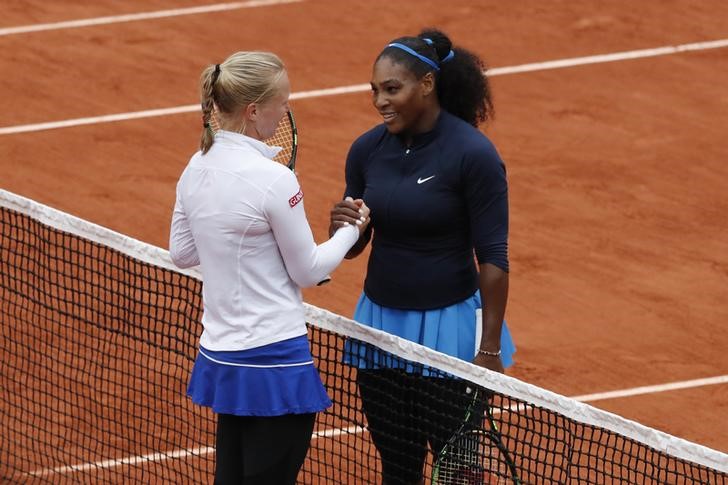 © Reuters. Tennis - French Open Womens Singles Semifinal match - Roland Garros - Serena Williams of the U.S. vs Kiki Bertens of the Netherlands