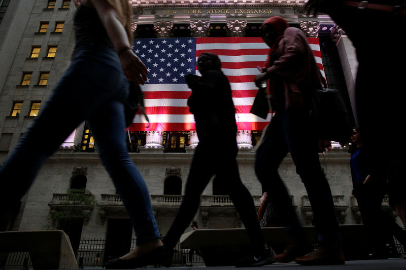 © Reuters. WALL STREET OUVRE DANS LE ROUGE