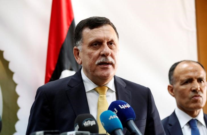 © Reuters. Prime Minister of Libya's unity government Fayez Seraj delivers a speech during a joint news conference with Malta's Prime Minister Joseph Muscat in Tripoli