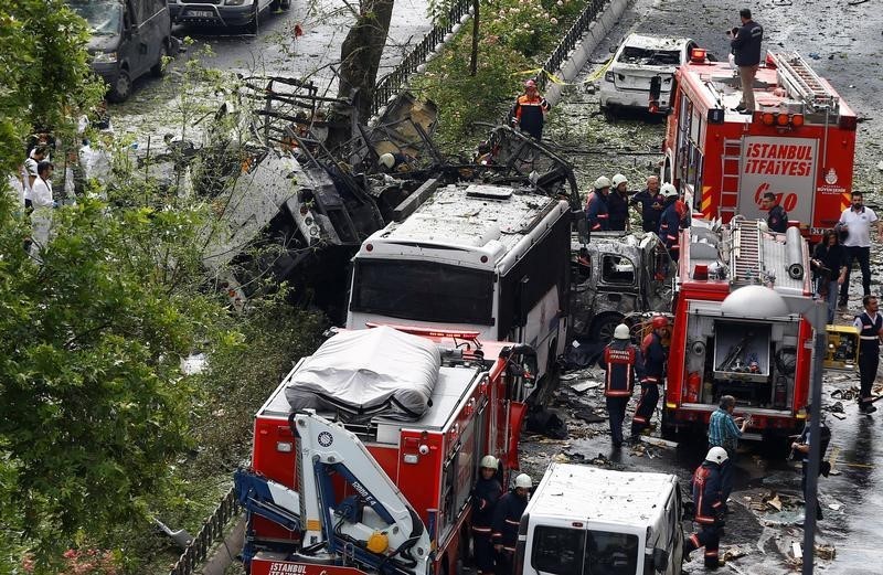 © Reuters. Once muertos y 36 heridos en una explosión en Estambul