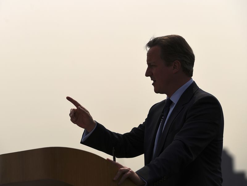© Reuters. Britain's Prime Minister, David Cameron attends a press conference on the European Union Referendum, in London