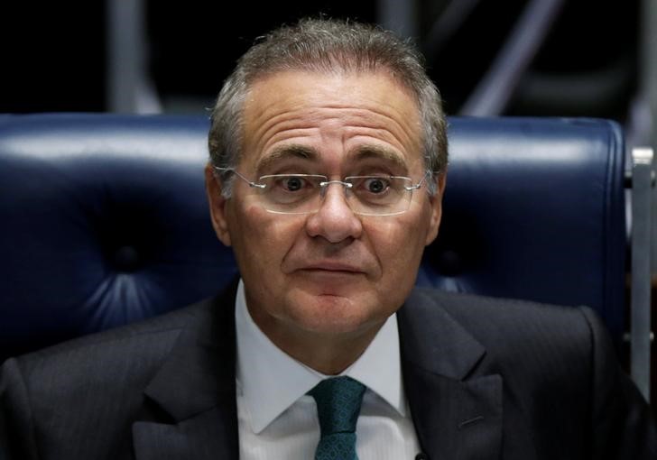 © Reuters. El presidente del Senado, Renan Calheiros, durante una sesión en Brasilia