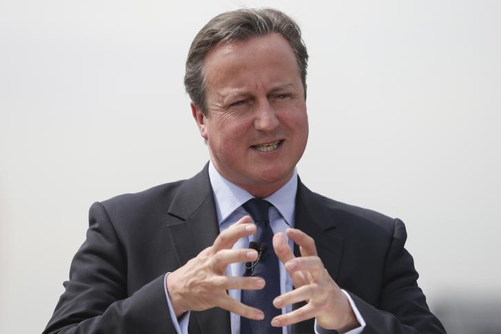 © Reuters. Primeiro-ministro britânico, David Cameron, participa de entrevista coletiva em Londres