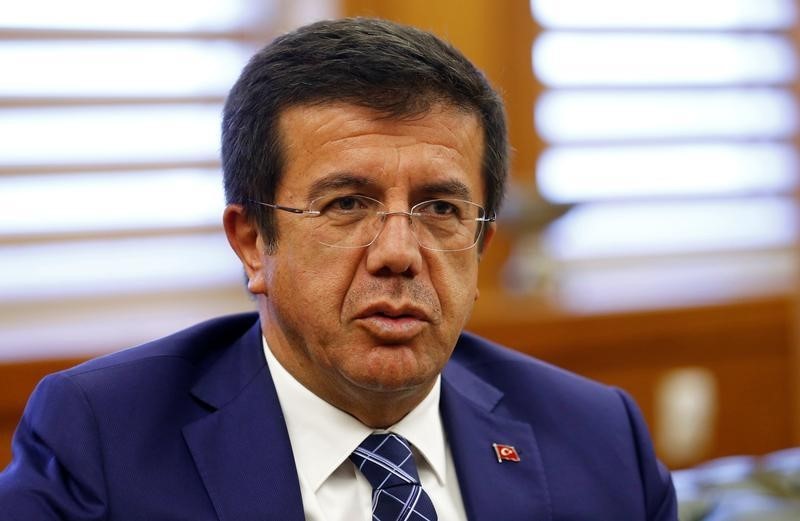 © Reuters. وزير الاقتصاد التركي يتوقع مواصلة خفض الفائدة