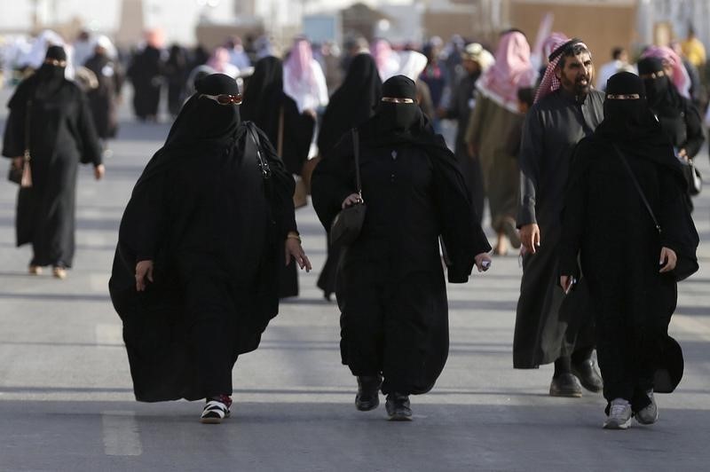 © Reuters. تحليل-السعودية تسعى لتحول اجتماعي بالتوازي مع خطط الإصلاح الاقتصادي