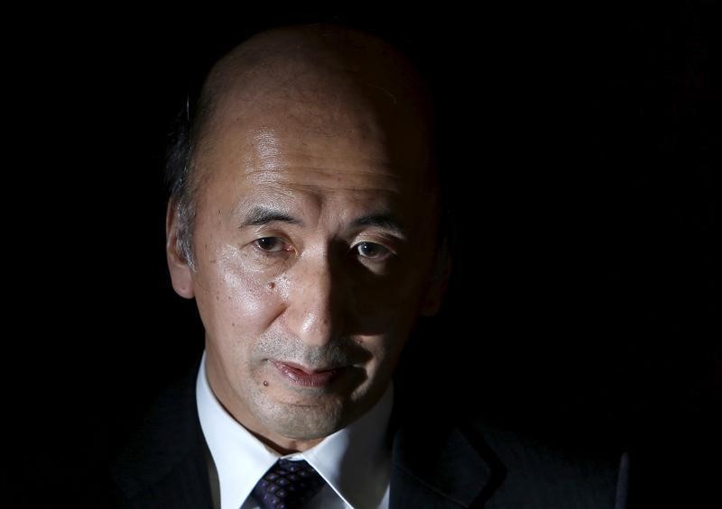 © Reuters. Bank of Japan Deputy Governor Nakaso speaks during an interview with Reuters at the BOJ headquarters in Tokyo