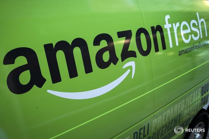 © Reuters. An "Amazon Fresh" delivery truck is seen parked in Brooklyn