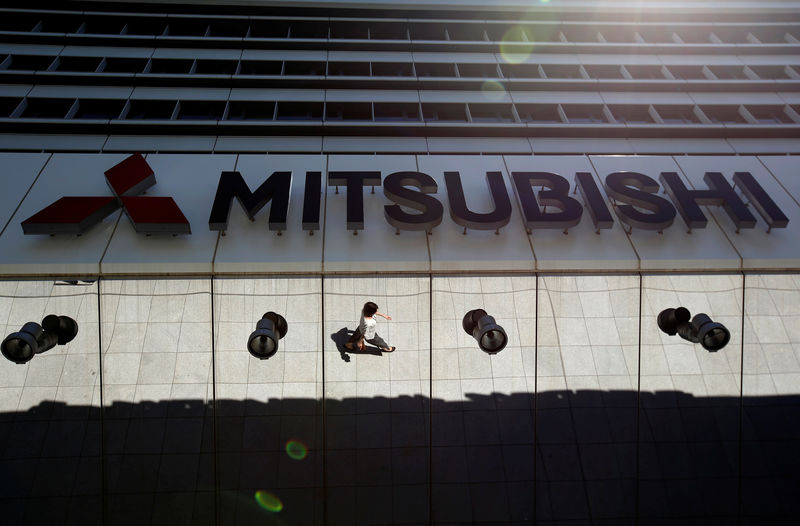 © Reuters. The company logo of Mitsubishi Motors is seen at its headquarters in Tokyo, Japan