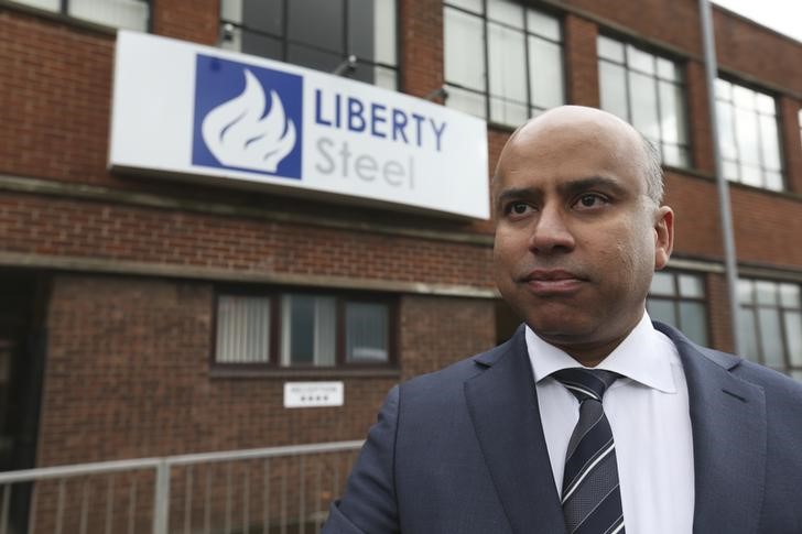 © Reuters. Liberty Steel boss Sanjeev Gupta stands outside steel pressing mill in Dalzell after completing its purchase, Scotland, Britain