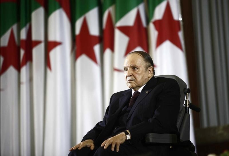 © Reuters. President Abdelaziz Bouteflika looks on during a swearing-in ceremony in Algiers