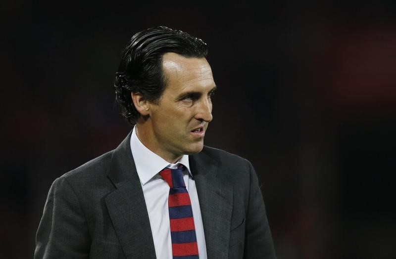 © Reuters. El Sevilla confirma la salida de Emery y negociará con Sampaoli