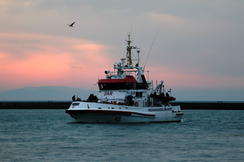 © Reuters. اليونان تبحث عن قارب يشتبه أنه لمهاجرين قبالة كريت