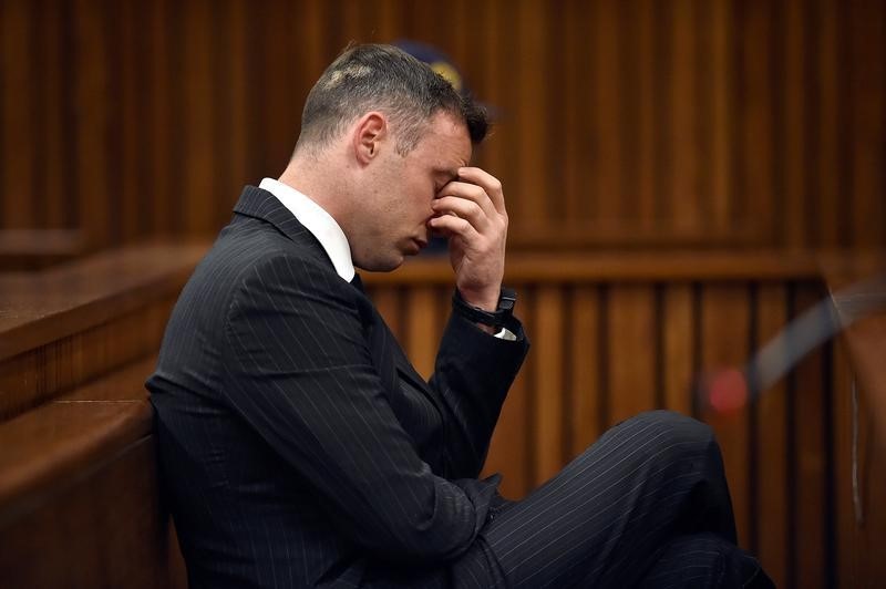 © Reuters. Pistorius es un hombre "roto", dice un psicólogo ante tribunal sudafricano