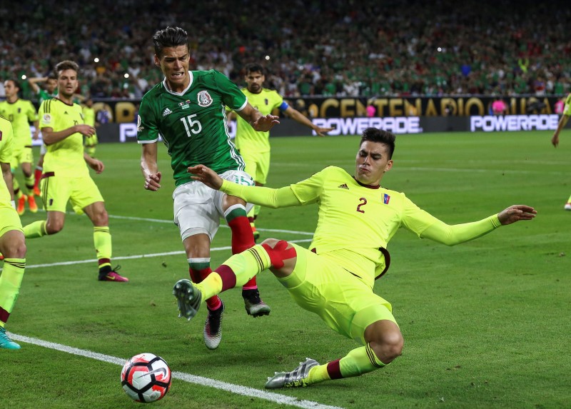 © Reuters. Soccer: 2016 Copa America Centenario-Mexico at Venezuela