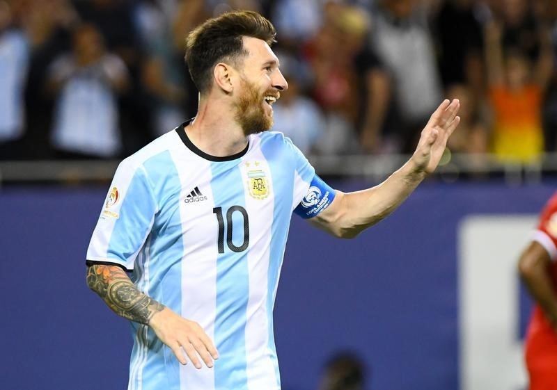 © Reuters. Messi será titular ante Bolivia en la Copa América