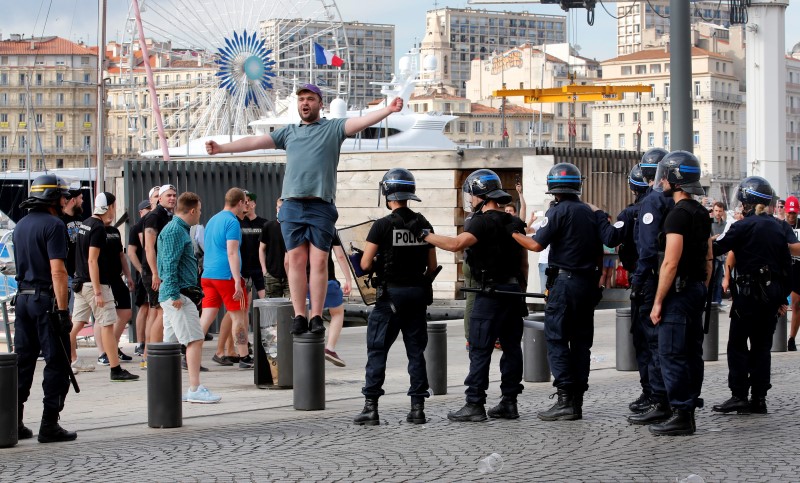 © Reuters. رابطة مشجعي روسيا: فرنسا تريد ترحيل 50 شخصا