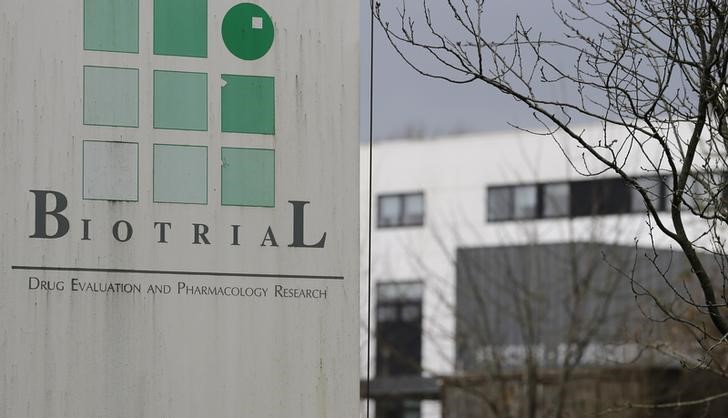 © Reuters. A logo is seen on a sign in front of the entrance of the Biotrial laboratory building in Rennes