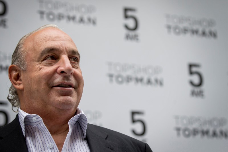 © Reuters. CEO Philip Green of Britain's retail clothing store Topshop poses before opening the chain's New York flagship store