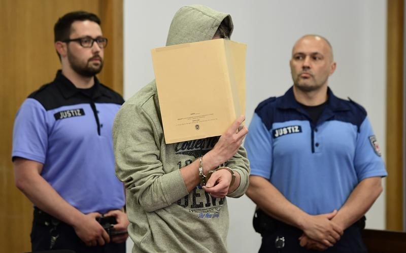© Reuters. بدء محاكمة ألماني متهم بقتل طفل مهاجر