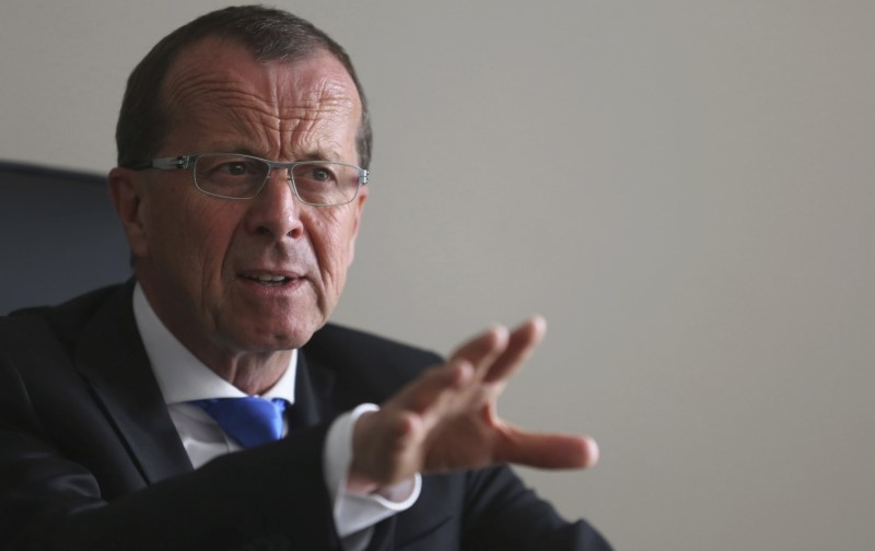 © Reuters. Martin Kobler, United Nations Special Representative and Head of the U.N. Support Mission in Libya, speaks during an interview with Reuters in Tunis