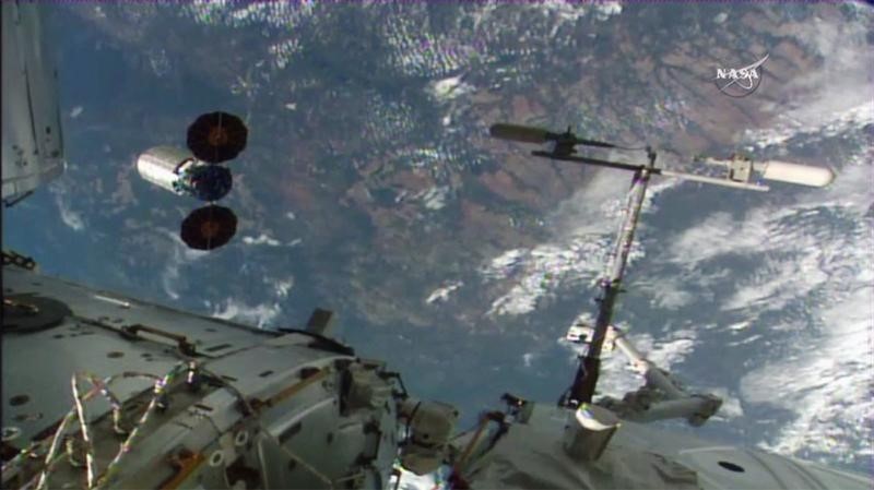 © Reuters. The Orbital ATK Cygnus spacecraft departs the International Space Station
