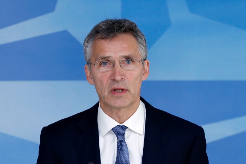 © Reuters. NATO Secretary-General Stoltenberg briefs the media during a NATO defence ministers meeting in Brussels