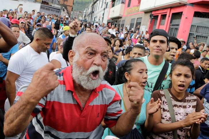 © Reuters. Manifestação contra governo Maduro em Caracas