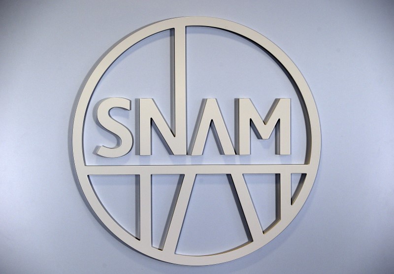 © Reuters. Italian gas transport group Snam logo is seen at the headquater in San Donato Milanese