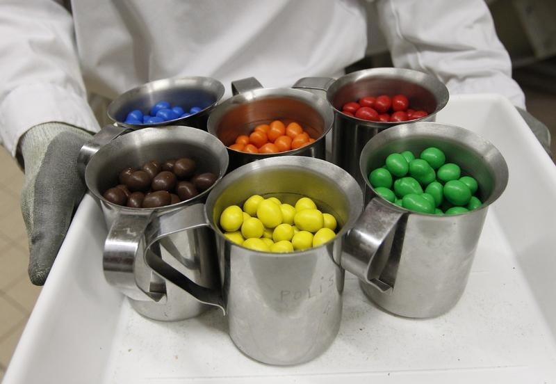 © Reuters. El fabricante de M&M podría cambiar su receta para reducir su nivel de azúcar