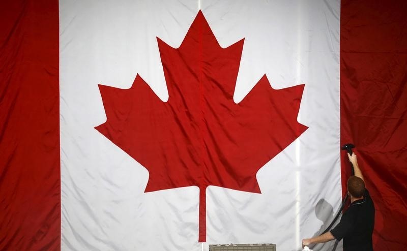 © Reuters. L'HYMNE CANADIEN MODIFIÉ POUR QUE LES FILS NE SOIENT PLUS LES SEULS PATRIOTES