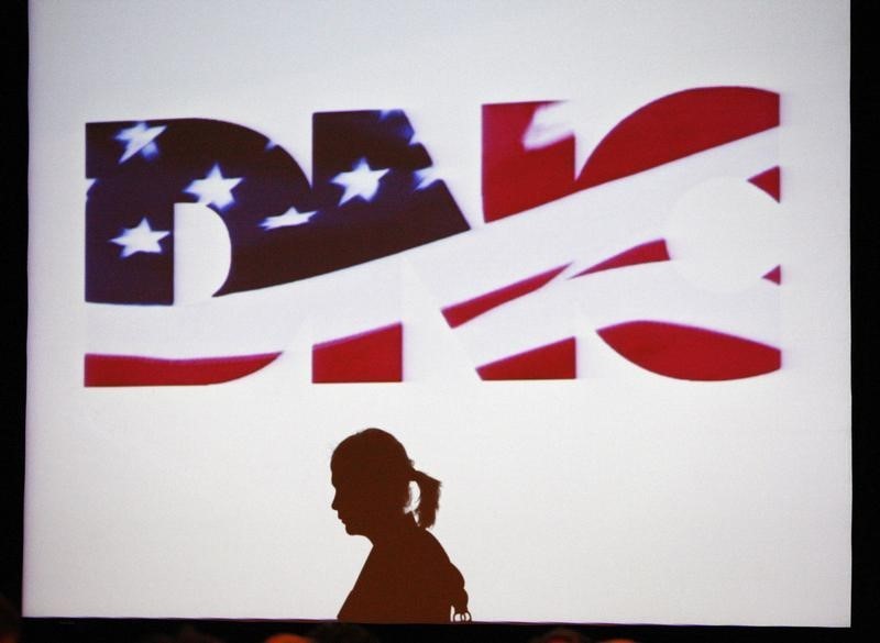 © Reuters. Logo do Comitê Nacional Democrata dos Estados Unidos visto durante encontro em Washington