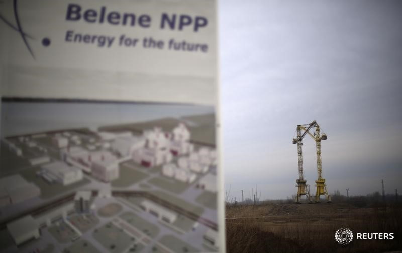 © Reuters. Краны на месте строительства АЭС Белене в Болгарии