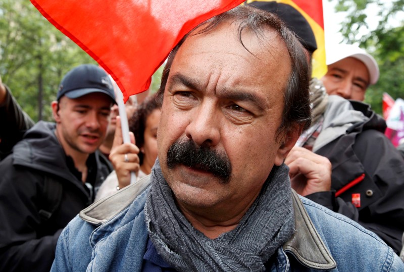 © Reuters. Líder da CGT, Philippe Martinez, durante manifestação em Paris