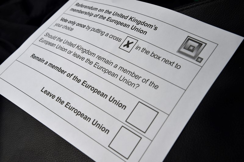 © Reuters. Detail of a postal vote ballot paper for the forthcoming EU referendum is seen in London, Britain