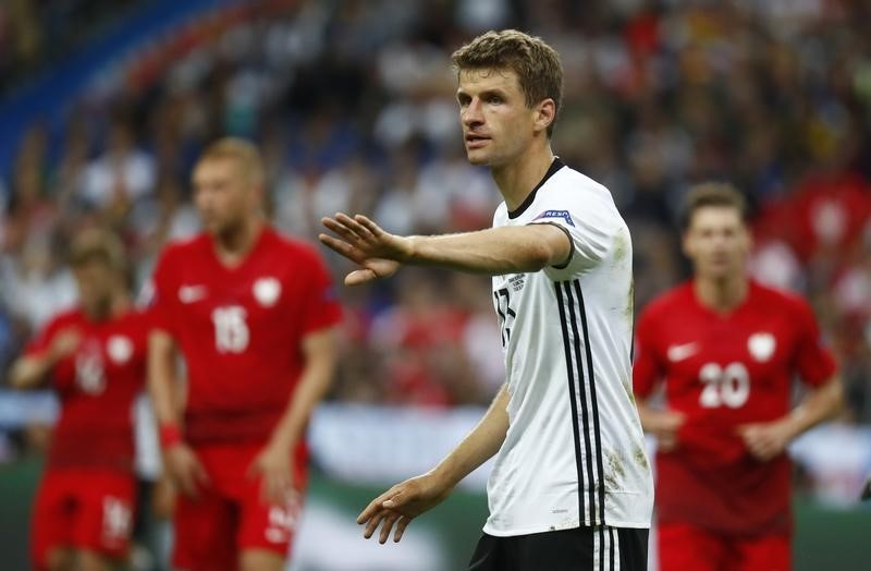 © Reuters. Alemania empata con Polonia, Inglaterra vence a Gales 2-1 en Eurocopa