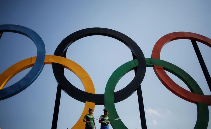 © Reuters. Anéis olímpicos no Parque Madureira, no Rio de Janeiro