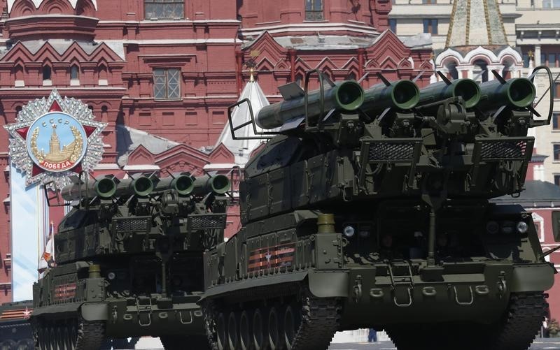 © Reuters. Russian Buk-M2 missile systems drive during Victory Day parade to mark end of World War Two at Red Square in Moscow