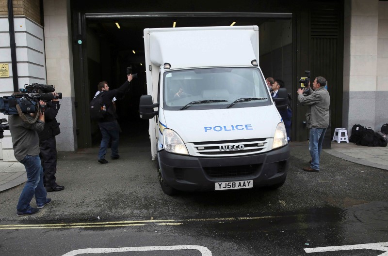 © Reuters. A prison van holding Thomas Mair leaves Westminster Magistrates' Court in London