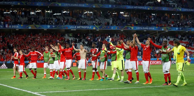 © Reuters. Suiza empata con Francia y se clasifica a octavos de final Euro
