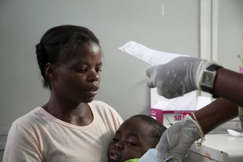 © Reuters. الكونجو تعلن أن الحمى الصفراء باتت وباء مع تسجيل 67 حالة