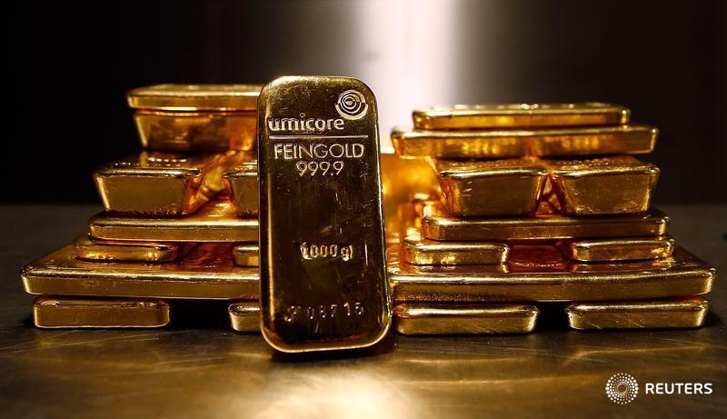 © Reuters. Слитки золота в депозитной ячейке Pro Aurum в Мюнхене
