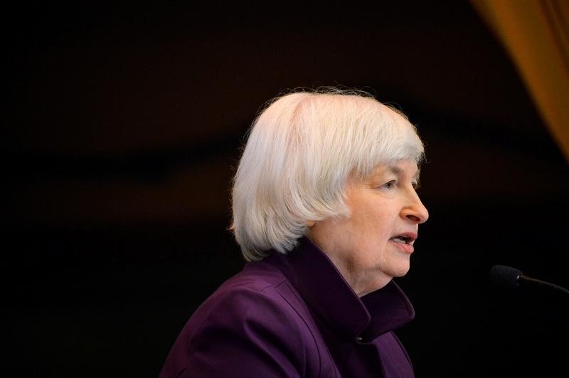 © Reuters. Federal Reserve Chair Yellen addresses the World Affairs Council of Philadelphia in Pennsylvania