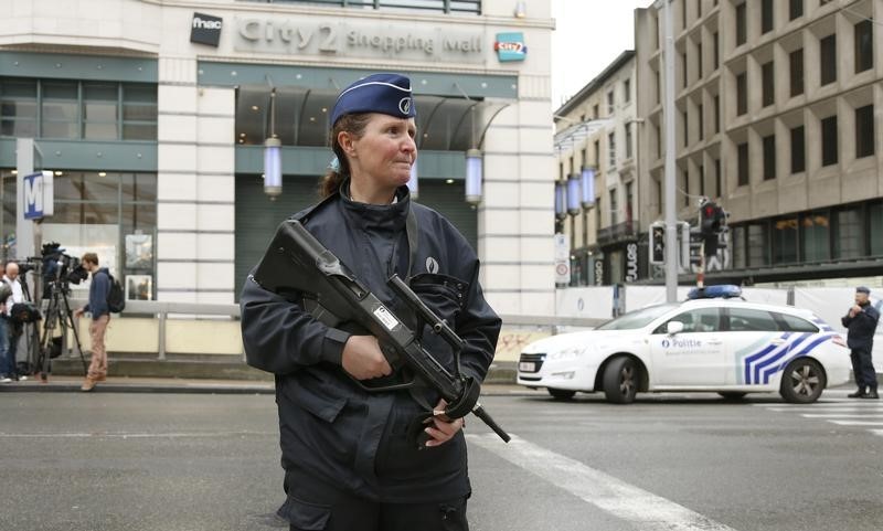 © Reuters. PAS D'EXPLOSIFS SUR L'HOMME INTERPELLÉ À BRUXELLES