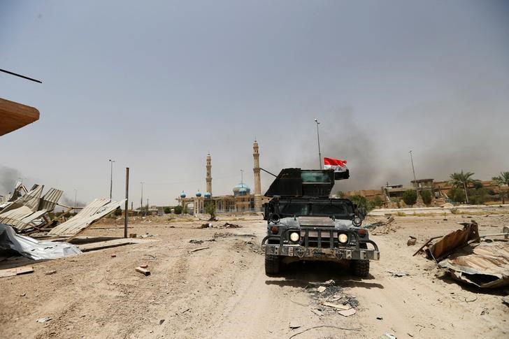 © Reuters. A mosque is seen in center of Falluja