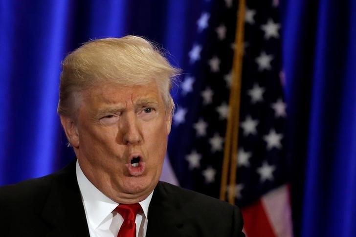 © Reuters. سناتور أمريكي: احتمال فوز ترامب بالرئاسة الأمريكية "مقلق"