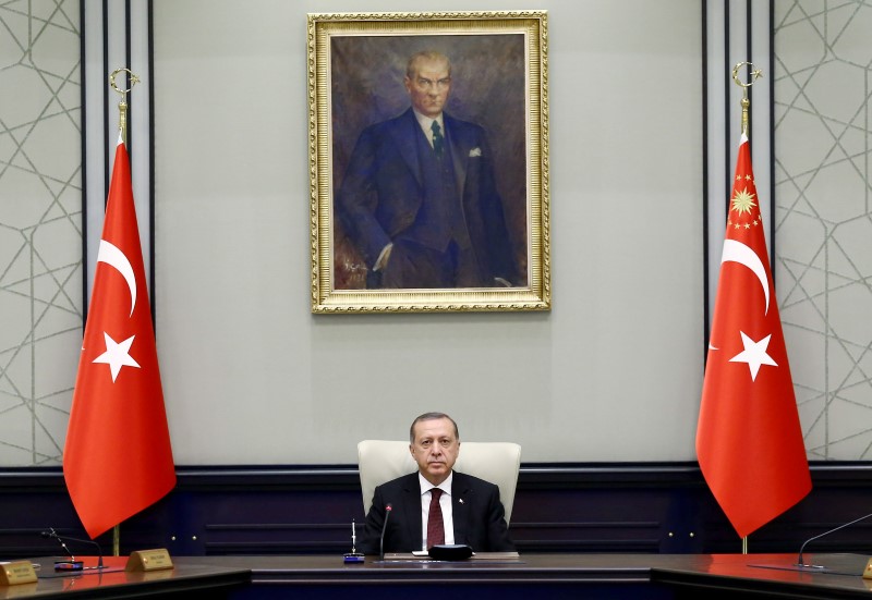 © Reuters. Turkish President Erdogan chairs a cabinet meeting in Ankara