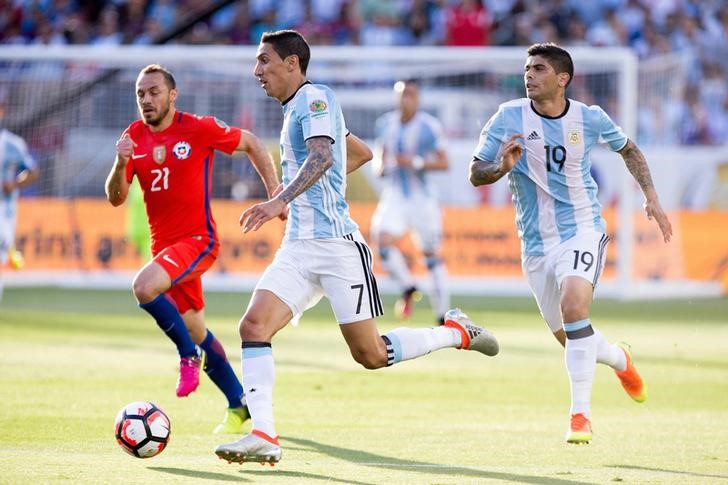 © Reuters. Soccer: 2016 Copa America Centenario-Argentina at Chile